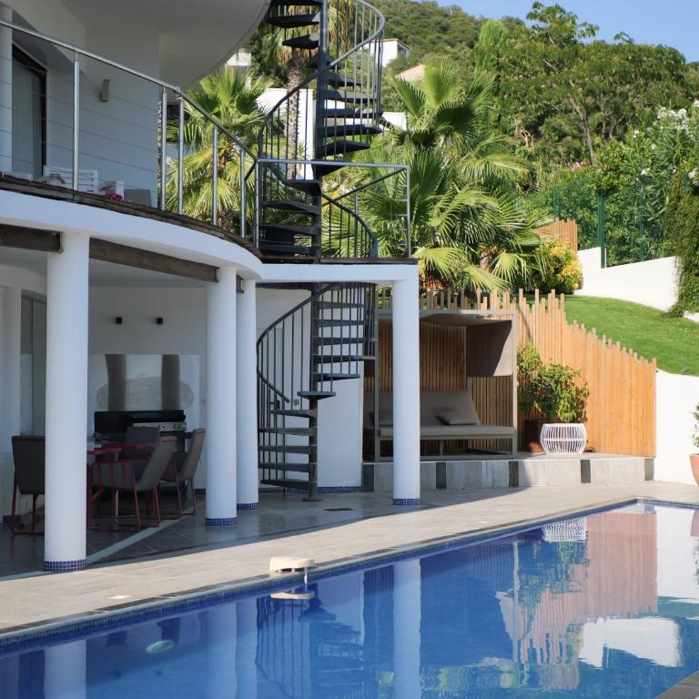 Grande Villa 350 M2, piscine chauffée vue mer et collines, CAVALAIRE sur mer, 10 personnes - Villa avec Piscine Privée - 7