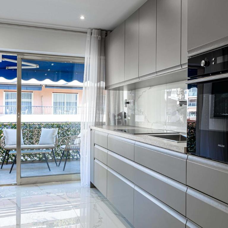 Gorgeous apartment - Near Beach - 2BR-6p - Apartment - 12