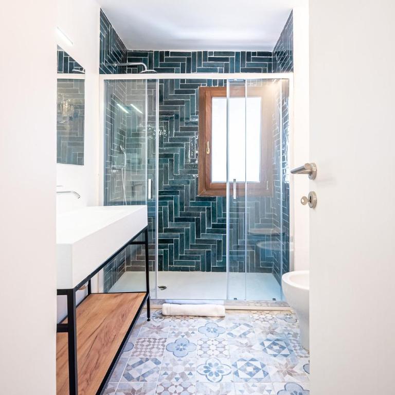 Domus Piramide - Camera Matrimoniale/Doppia con Letti Singoli con Bagno Privato - 18