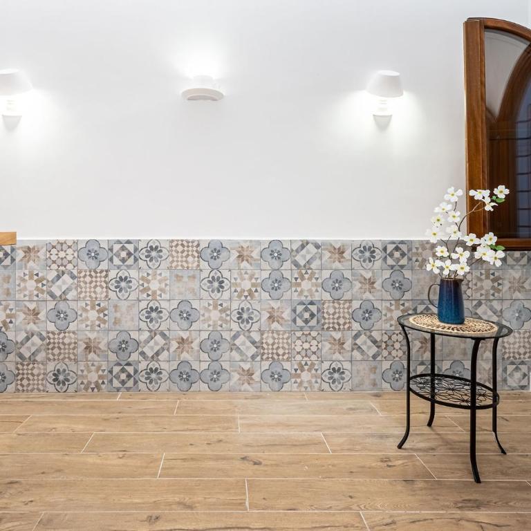 Domus Piramide - Camera Matrimoniale con Bagno Privato - 12