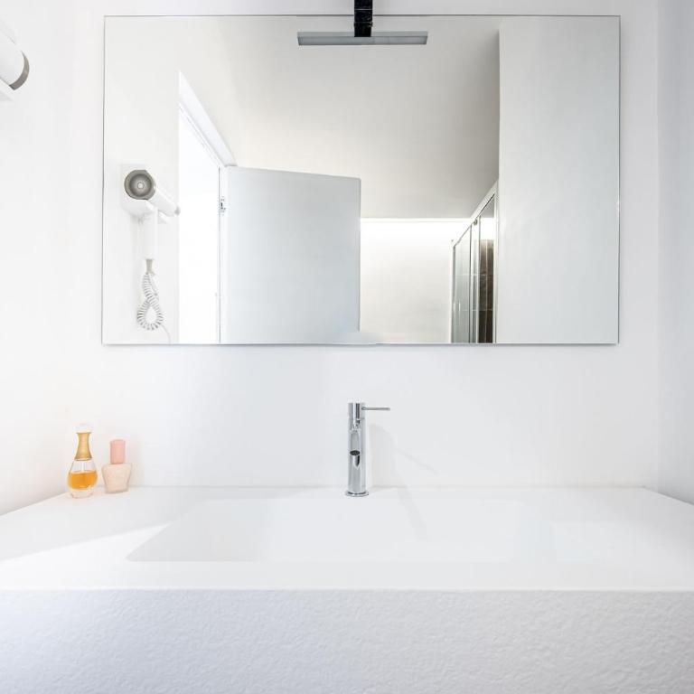 Domus Piramide - Camera Matrimoniale/Doppia con Letti Singoli con Bagno Privato - 18