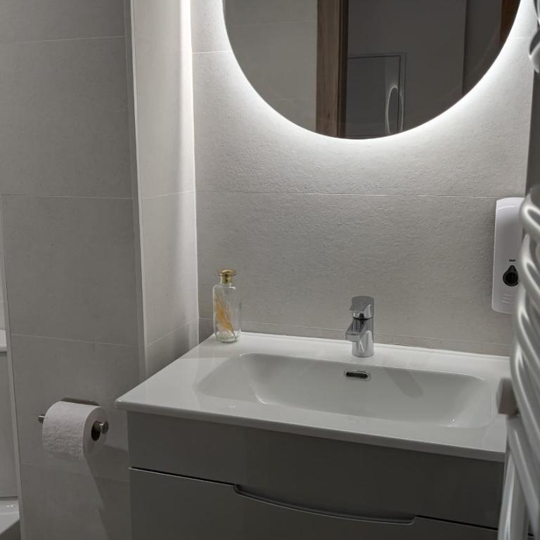 Apartamentos Gran Capitán - parking opcional - One-Bedroom Deluxe Apartment - 9