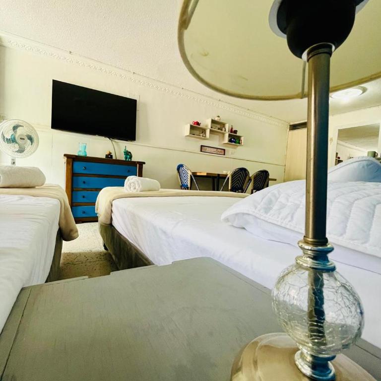 Aparta estudio buena ubicacion - One-Bedroom Apartment - 5