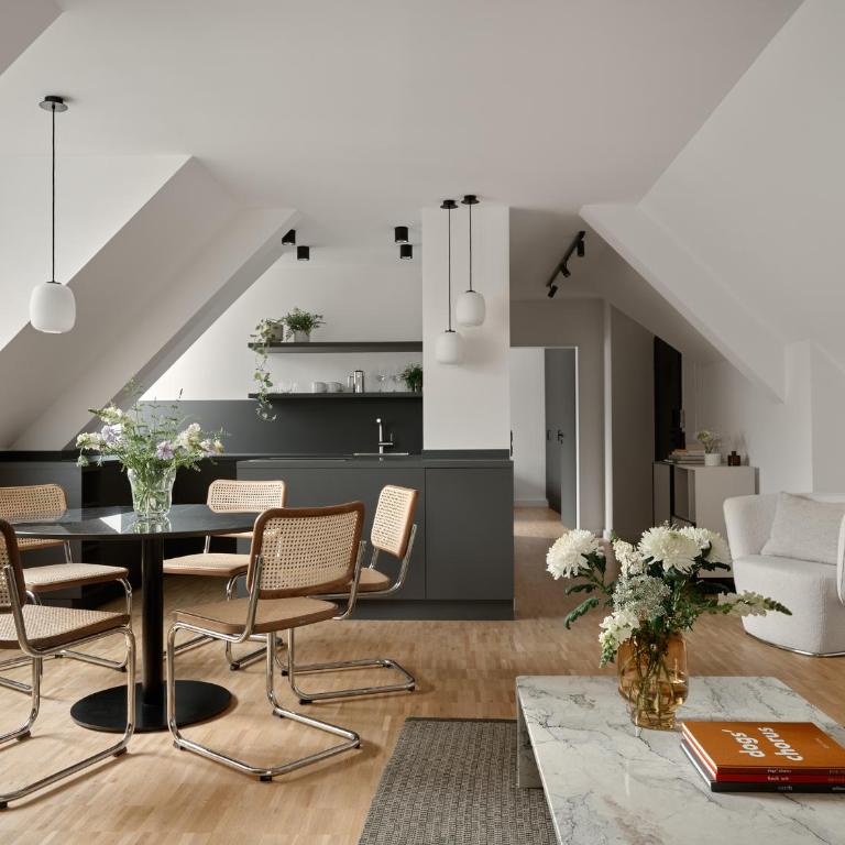 Bob W Munich Schwabing - Studio - 2