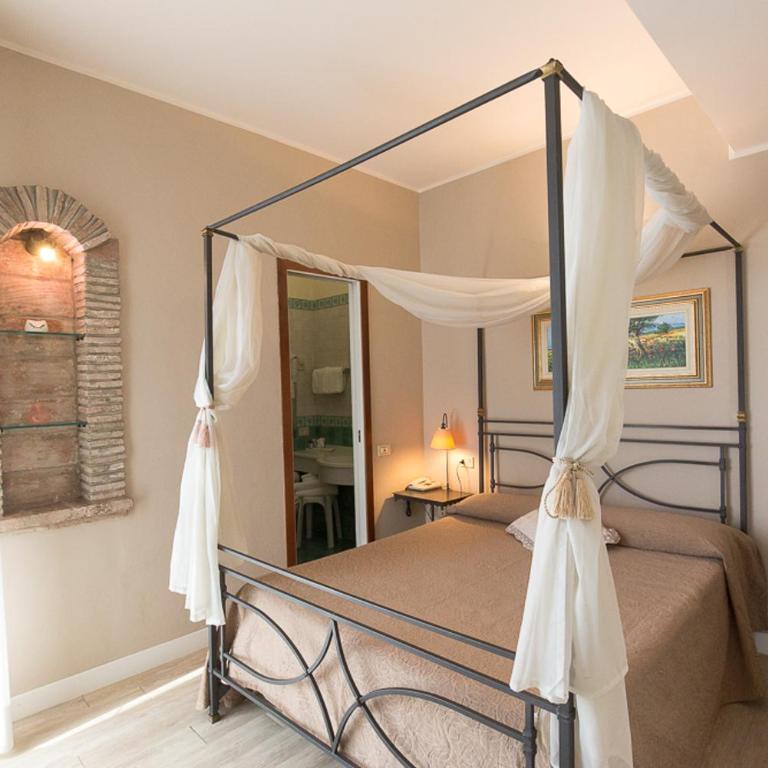 Hotel Trevi Riccione, in centro sul mare con cucina - Double Room with Balcony and Sea View - 5