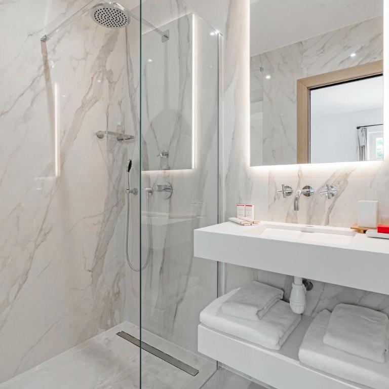 Exceptional villa- AC- 5BR-10P- Baie des Canebiers - Villa - 36