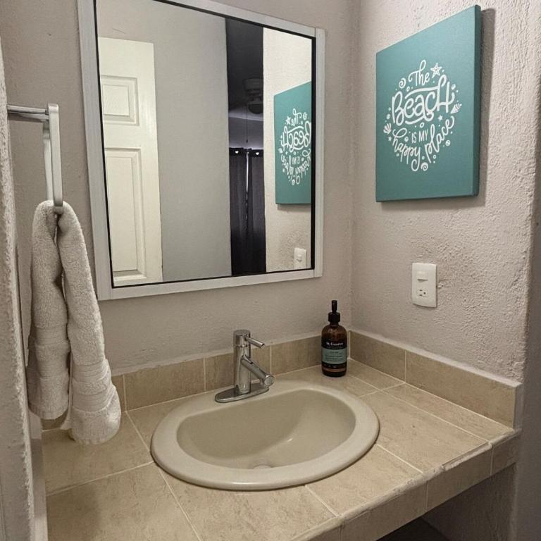 MAI Cozy Apartment 2BR AC and Parking Quiet Stay - Two-Bedroom Apartment - 17