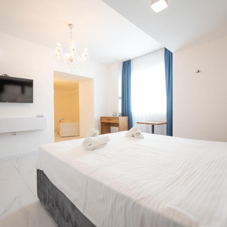 Kings Palace - Standardna Dvokrevetna Soba s Bračnim Krevetom - u Suterenu - 5