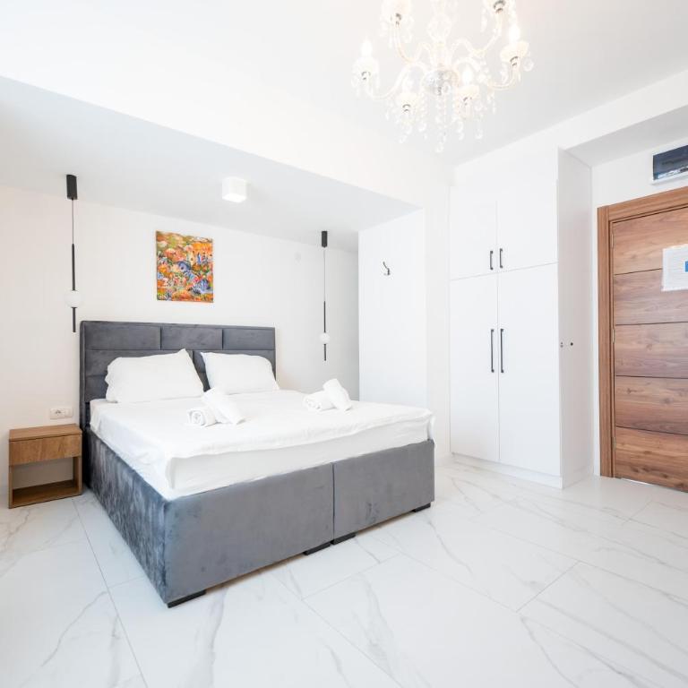 Kings Palace - Standardna Dvokrevetna Soba s Bračnim Krevetom - u Suterenu - 2