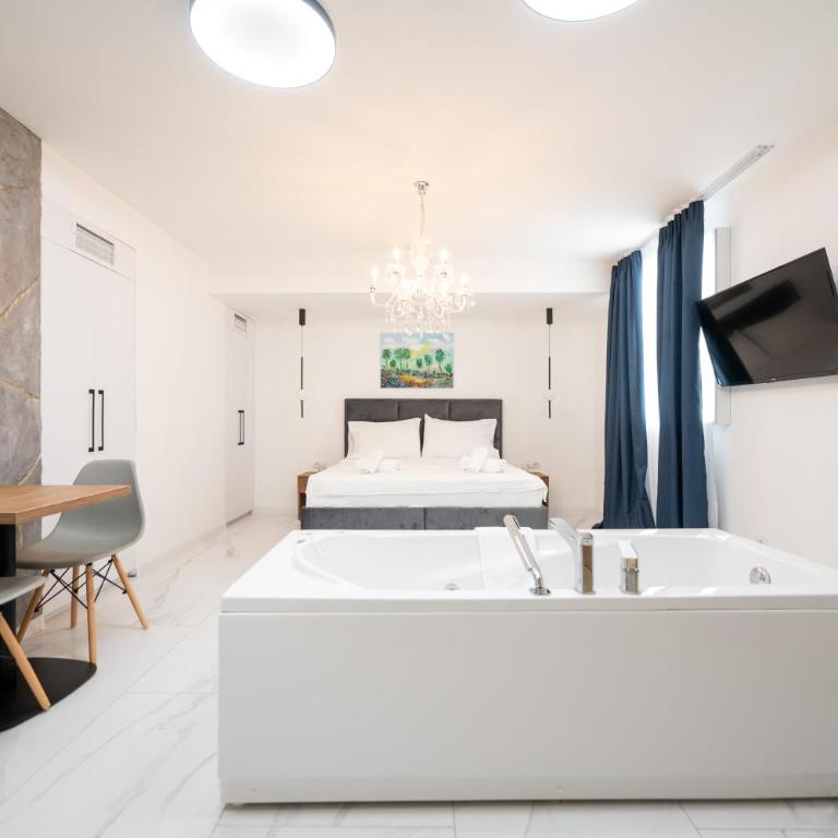 Kings Palace - Queen Room with Spa Bath and Sauna - Basement - 7