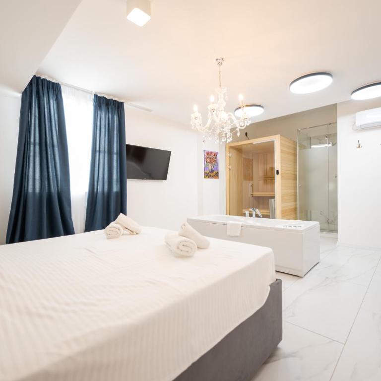 Kings Palace - Queen Room with Spa Bath and Sauna - Basement - 9