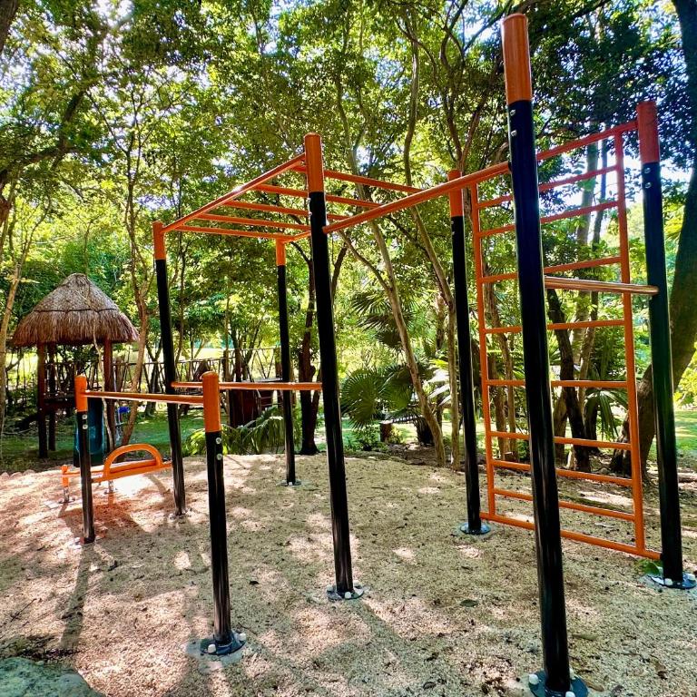 GLASS JUNGLE VILLA with amazing green views -10 min DT - Casa de 3 dormitorios - 79