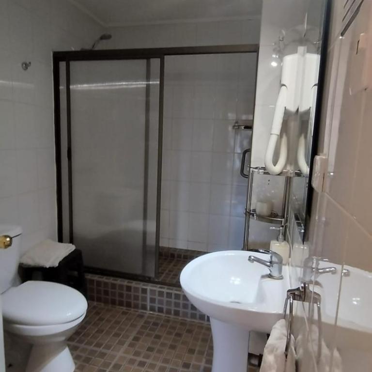 Hostal Pando - Double Room with Private Bathroom - 1