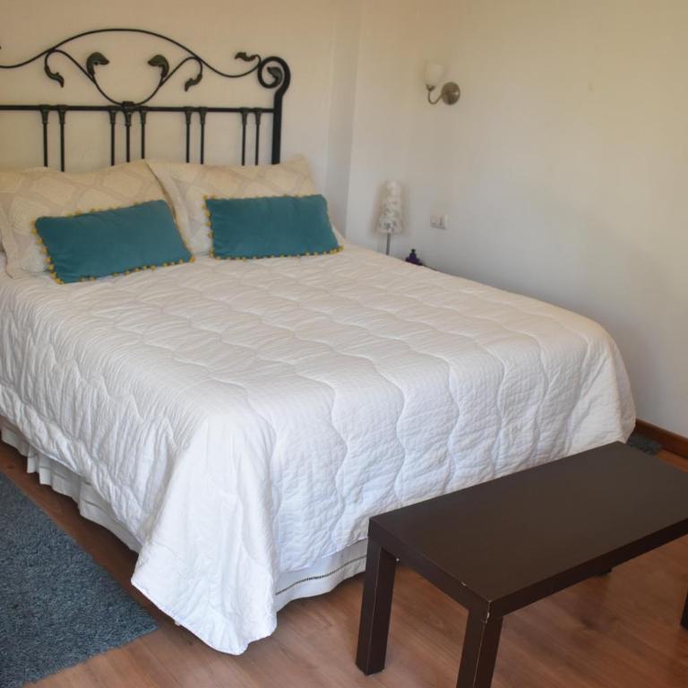 Hostal Pando - Double Room with Private Bathroom - 2