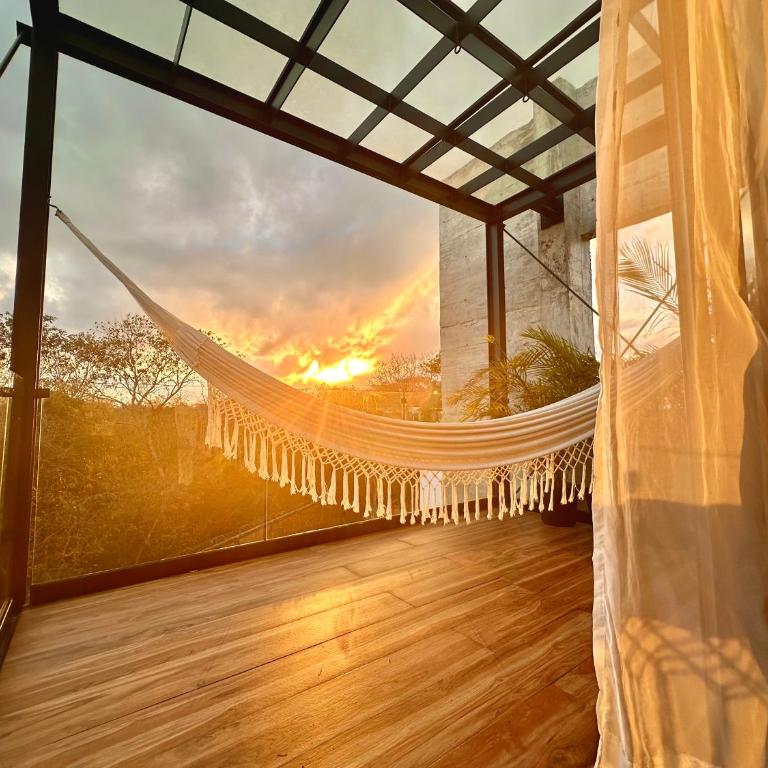 GLASS JUNGLE VILLA with amazing green views -10 min DT - Casa de 3 dormitorios - 82