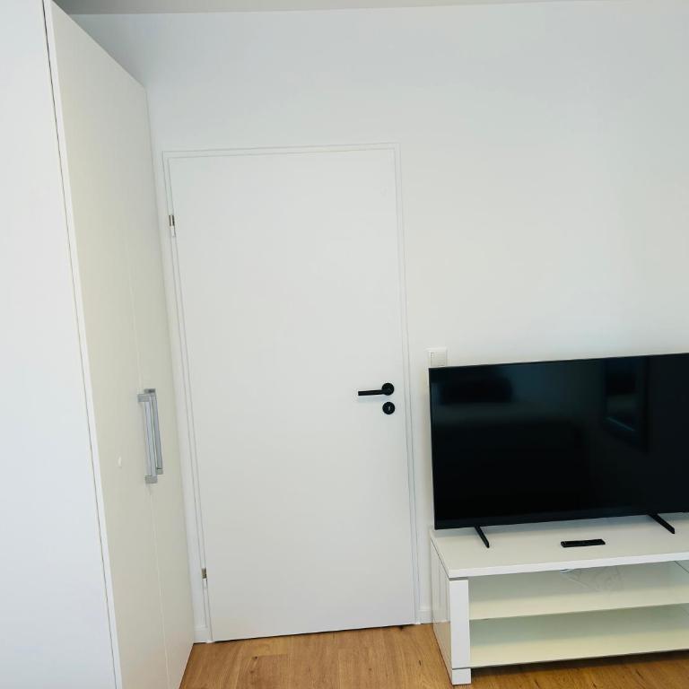 KJ Ferienwohnung bis 10P-Zentral-Garten-WIFI-Parken-Grill - Appartamento con 3 Camere da Letto - 40