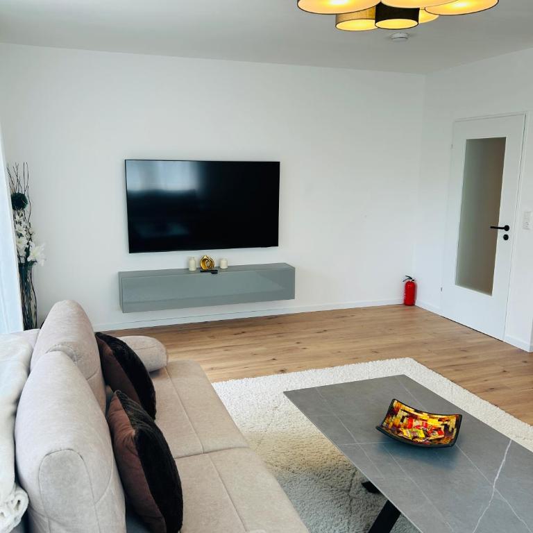 KJ Ferienwohnung bis 10P-Zentral-Garten-WIFI-Parken-Grill - Appartamento con 3 Camere da Letto - 4
