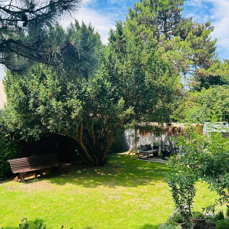 KJ Ferienwohnung bis 10P-Zentral-Garten-WIFI-Parken-Grill - Appartamento con 3 Camere da Letto - 10