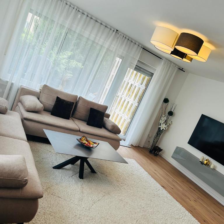 KJ Ferienwohnung bis 10P-Zentral-Garten-WIFI-Parken-Grill - Appartamento con 3 Camere da Letto - 2
