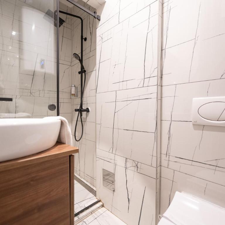 Kings Palace - Standardna Dvokrevetna Soba sa Bračnim Krevetom – Aneks - 4