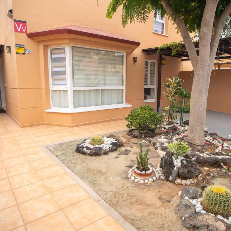 Bonita villa con piscina privada - Three-Bedroom House - 14