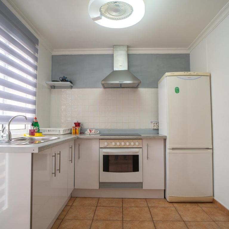 Bonita villa con piscina privada - Three-Bedroom House - 16