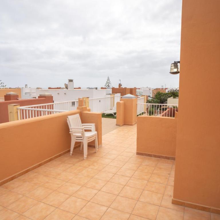 Bonita villa con piscina privada - Three-Bedroom House - 32