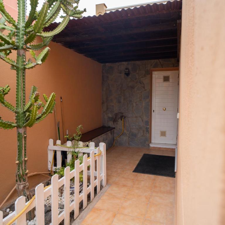 Bonita villa con piscina privada - Three-Bedroom House - 36