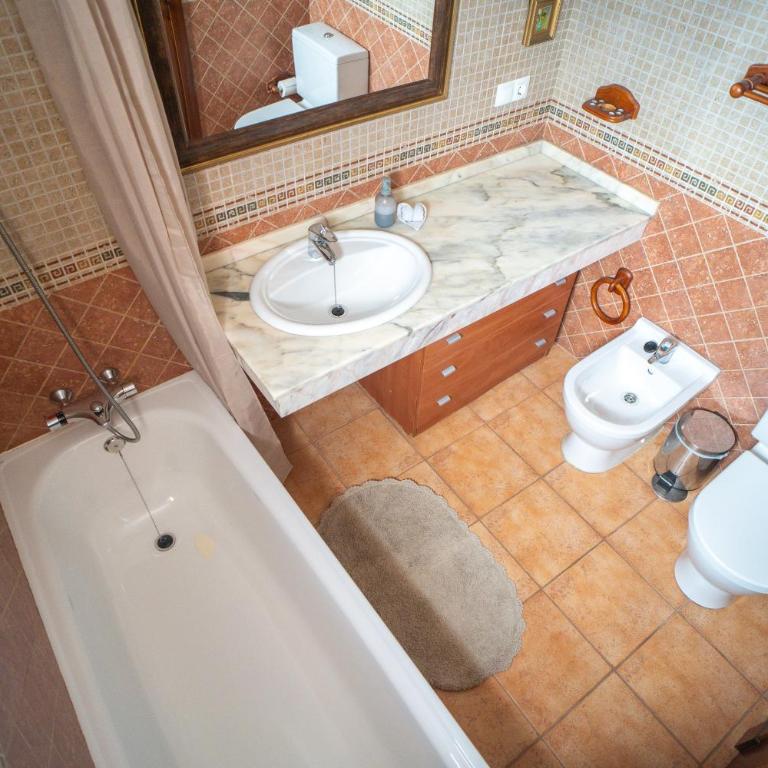 Bonita villa con piscina privada - Three-Bedroom House - 40