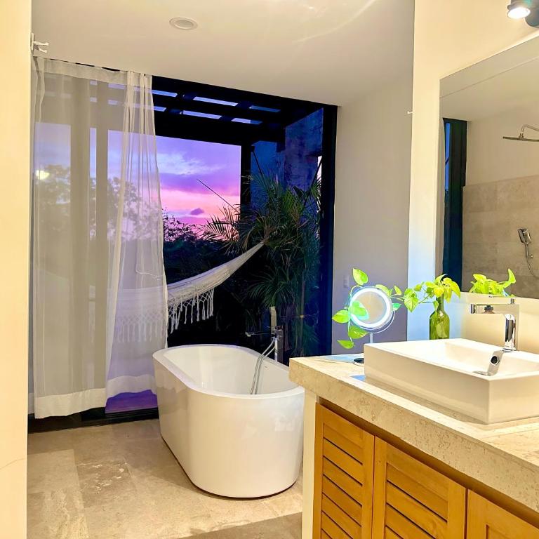 GLASS JUNGLE VILLA with amazing green views -10 min DT - Casa de 3 dormitorios - 12