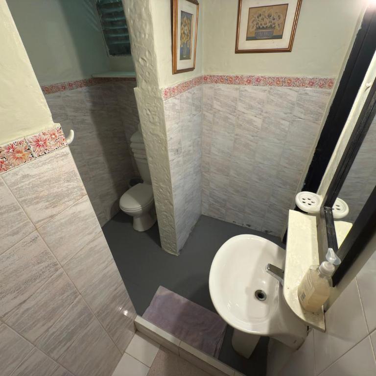 Jaragual Hostel "Eco Hostal" - Habitación Familiar con baño privado - 1