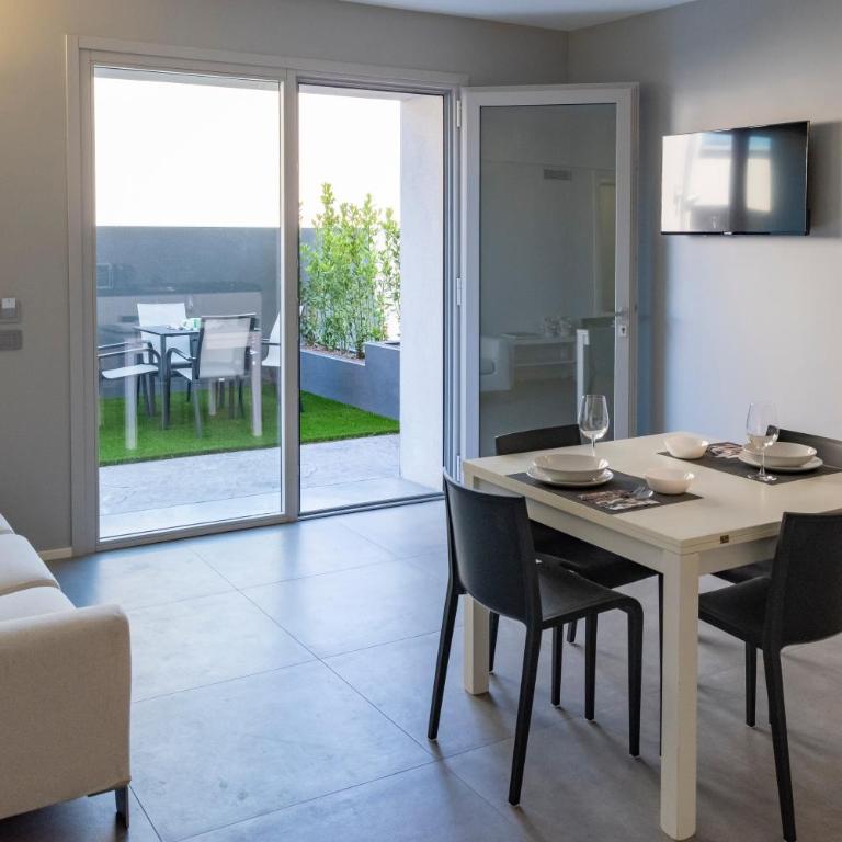 Martina Palace Apartments - Appartamento con 2 Camere da Letto e Vista Giardino - 9
