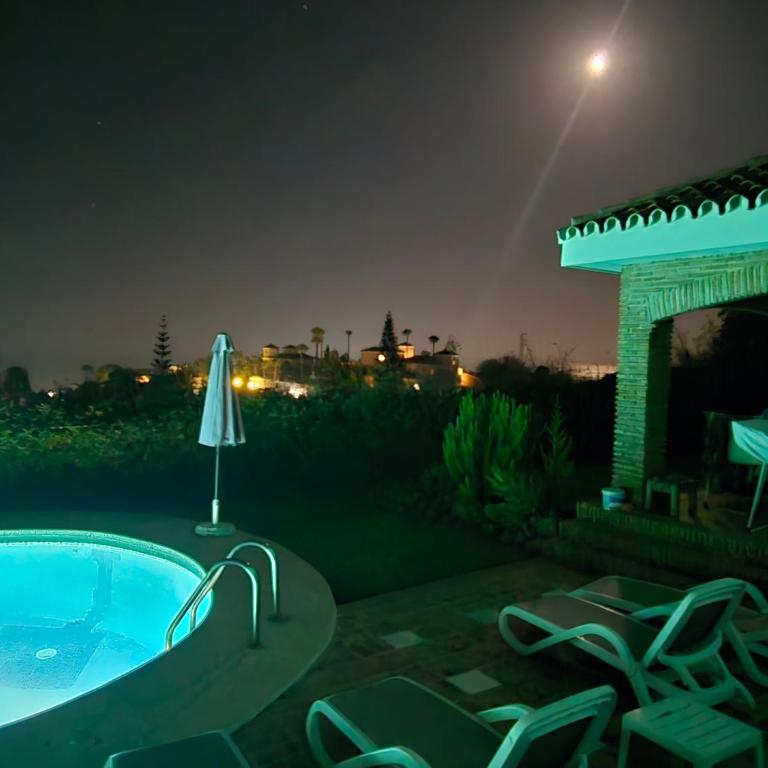 Sea view villa with pool, near beach in Calahonda, Marbella area - Villa de 3 dormitorios - 27