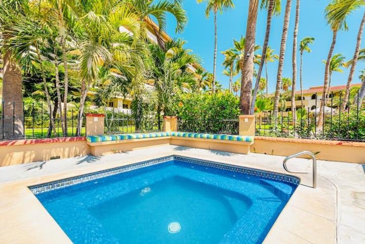 Elegant Pool View w/Balcony| Beach Walk| Hot Tub - Apartamento Premium de 3 dormitorios con vistas al resort - 8