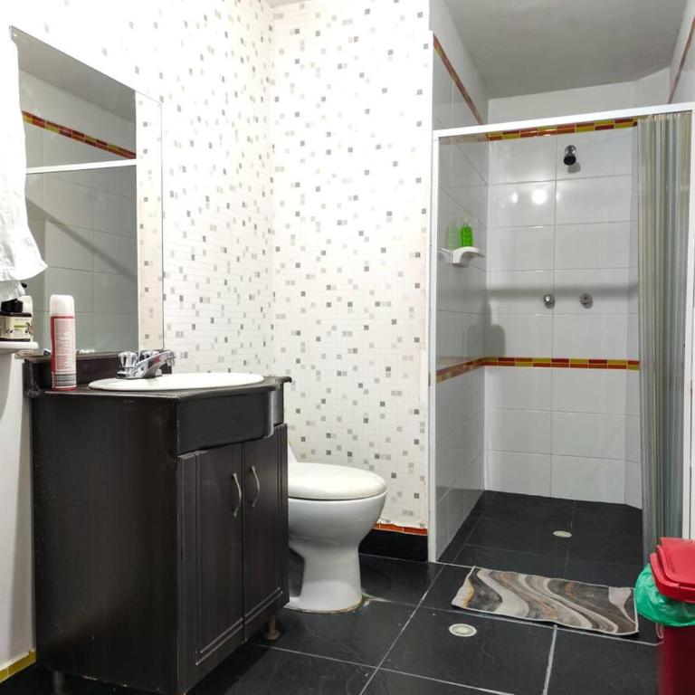 Casa grande en Medellín cerca al Estadio - Apartamento - 56