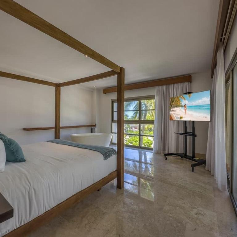 3BR Beachfront Luxury Apt w/First Class Amenities - Apartment - 23