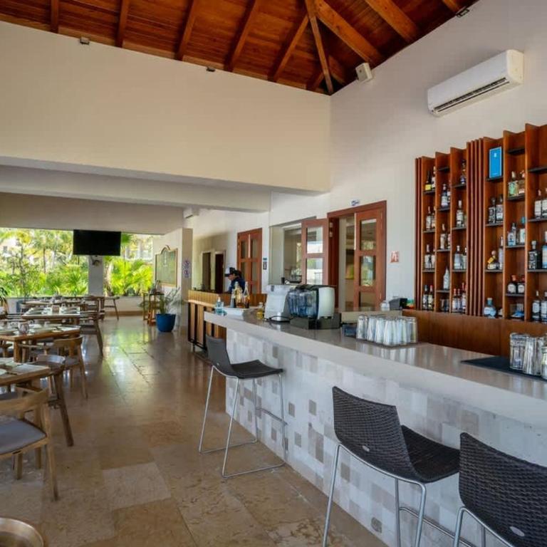 3BR Beachfront Luxury Apt w/First Class Amenities - Apartment - 39