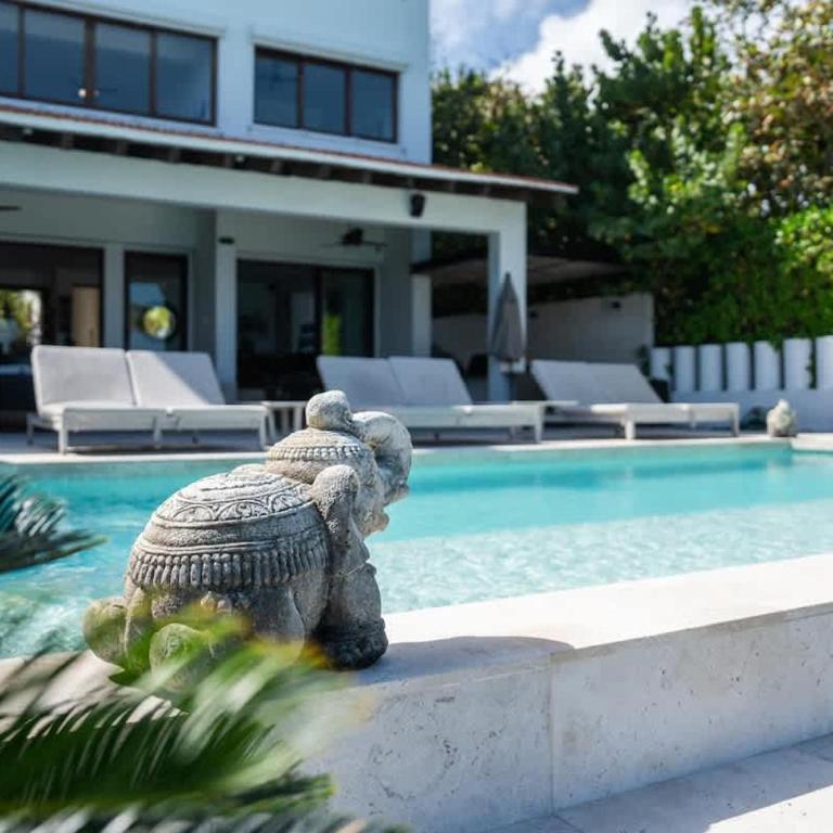 Villa Presidente - Exclusividad frente al Mar - Villa - 1