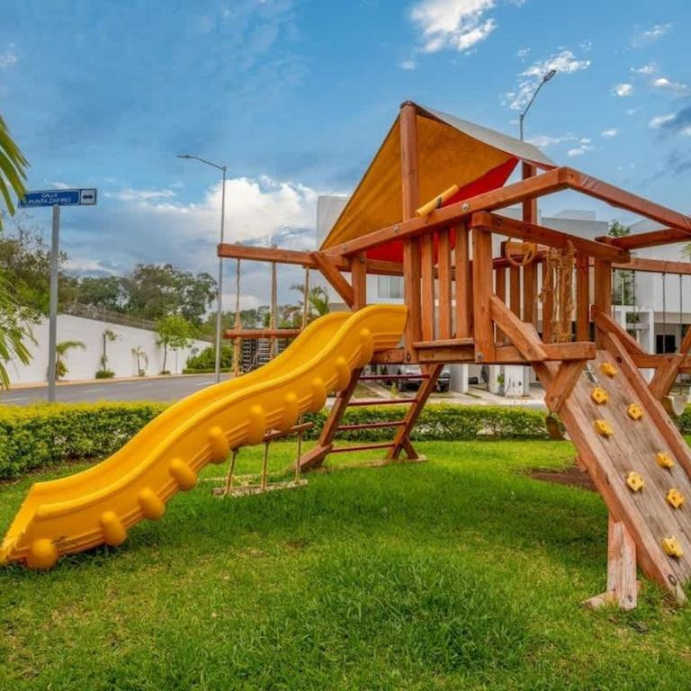 3BR Centric House w/ Pool, BBQ and Great Amenities - Vacation Home - 8