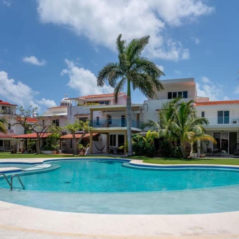 3BR Modern House w/ Pool and Great Location! - Vacation Home - 5