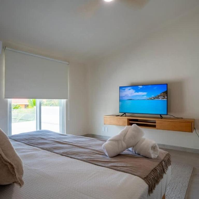 3BR Modern House w/ Pool and Great Location! - Vacation Home - 25
