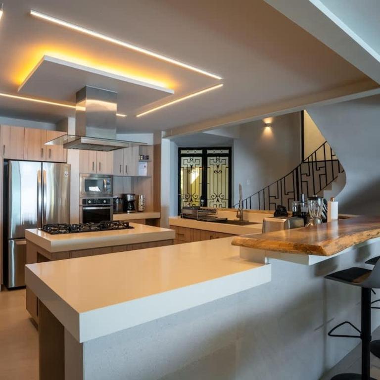 6BR Modern Oceanfront Villa w/ Infinity Pool - Vacation Home - 19
