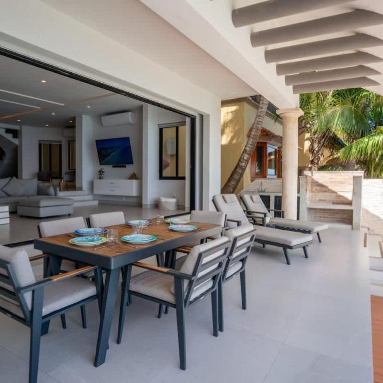 6BR Modern Oceanfront Villa w/ Infinity Pool - Vacation Home - 24