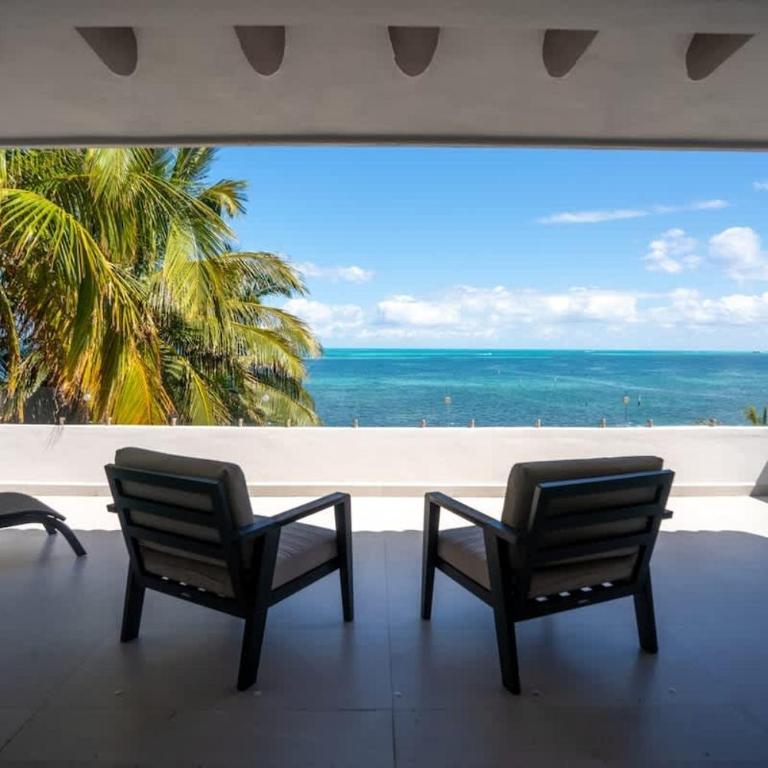 6BR Modern Oceanfront Villa w/ Infinity Pool - Vacation Home - 37