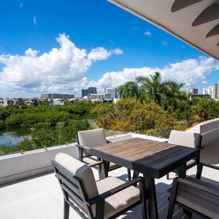 6BR Modern Oceanfront Villa w/ Infinity Pool - Vacation Home - 55