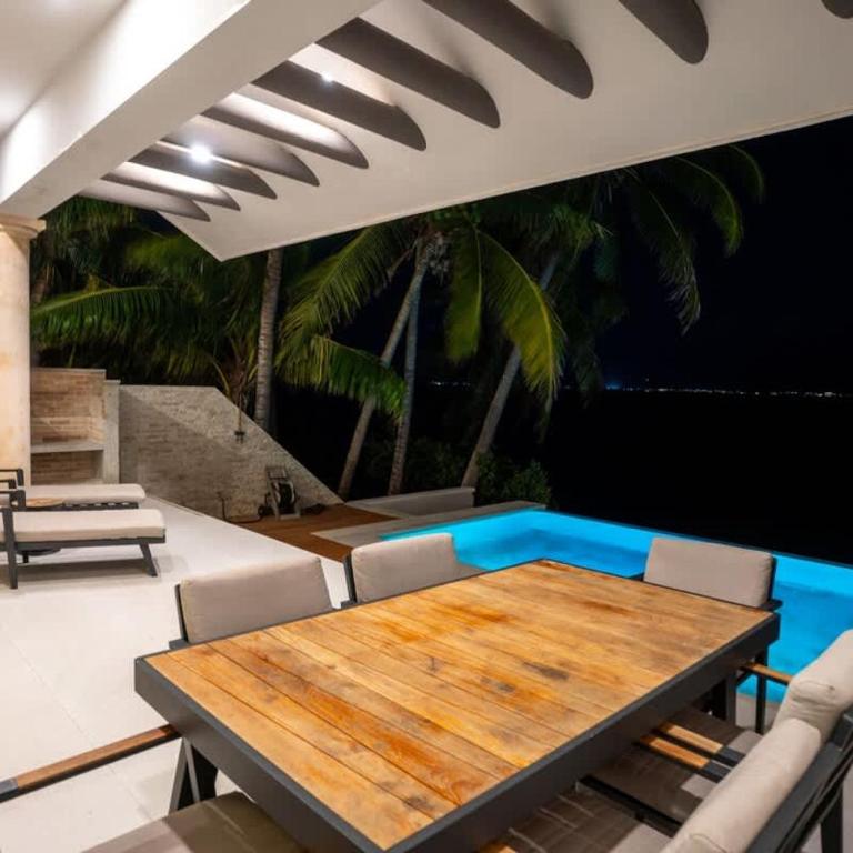 6BR Modern Oceanfront Villa w/ Infinity Pool - Vacation Home - 72