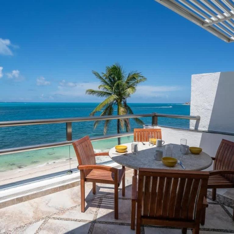 4BR Beachfront Beautiful House w/ Pool - Vacation Home - 21