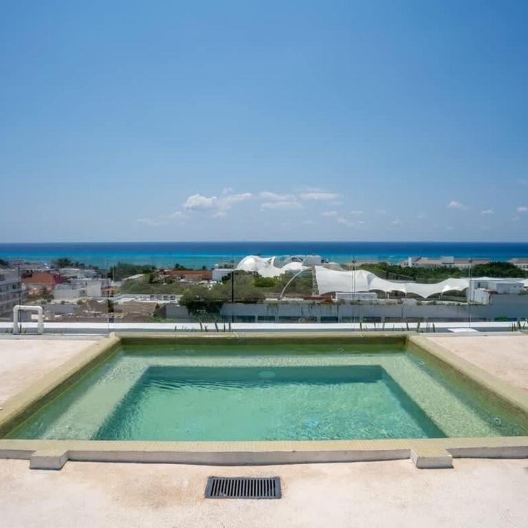 2BR Condo w/ Rooftop Oceanview & Centric Location - Apartment - 2