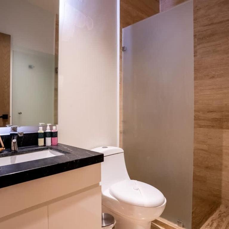 2BR Condo w/ Rooftop Oceanview & Centric Location - Apartment - 25