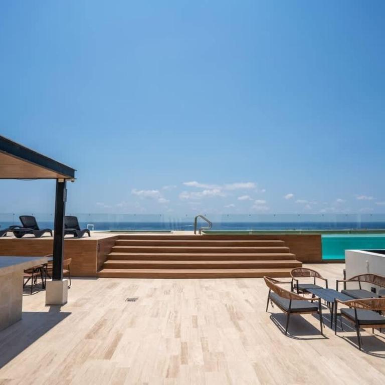 2BR Condo w/ Rooftop Oceanview & Centric Location - Apartment - 30